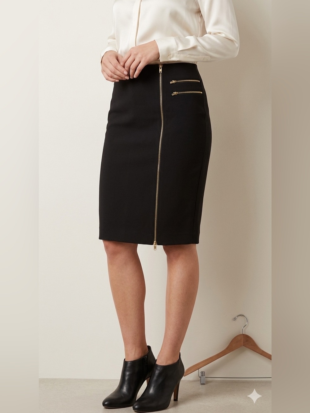 Worthington || woman’s pencil Elegant Black Skirt with Gold zippers  size 16